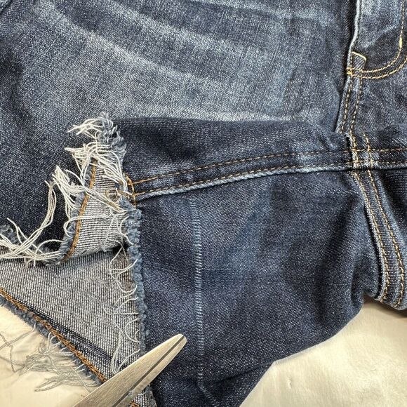 American Eagle Super Hi-Rise Shortie 8 Next Level Stretch Denim Jean Distressed - Picture 10 of 10